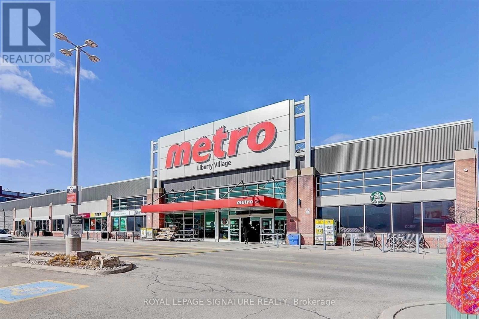 Photo 3 of 1802 135 East Liberty Street, Toronto ON