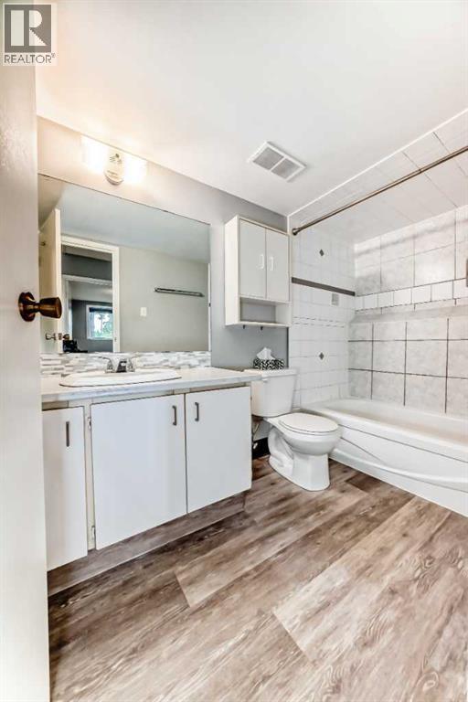 Photo 2 of 114 3420 50 Street Nw, Calgary AB