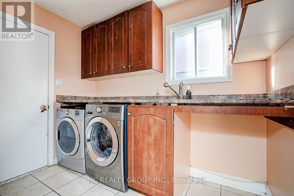 Photo 25 of 19 Delancey Crescent, Markham ON