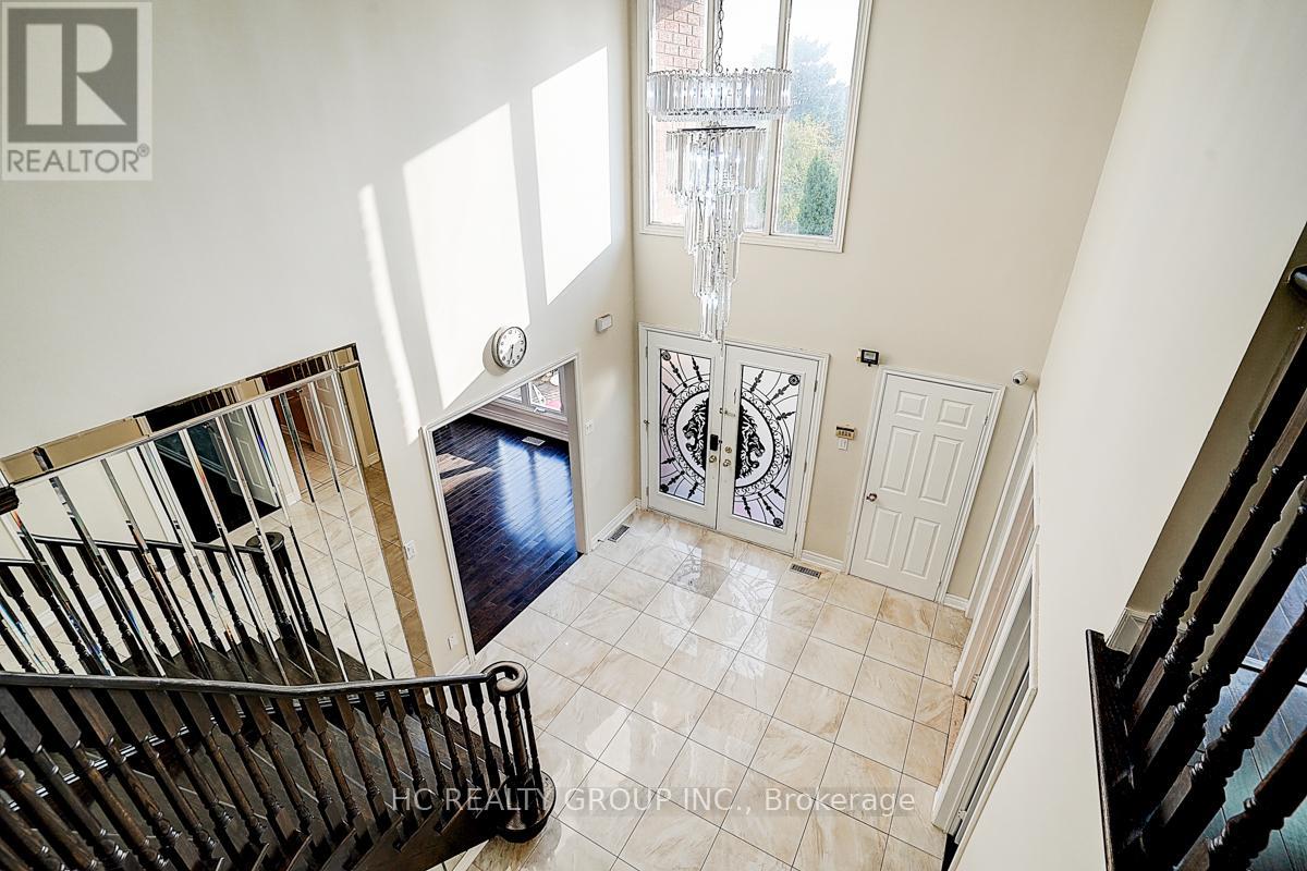 Photo 11 of 19 Delancey Crescent, Markham ON