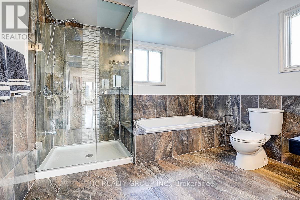 Photo 3 of 19 Delancey Crescent, Markham ON