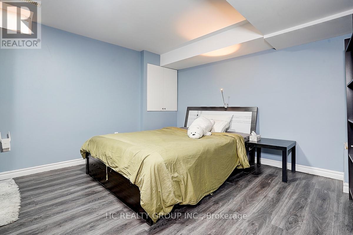 Photo 32 of 19 Delancey Crescent, Markham ON