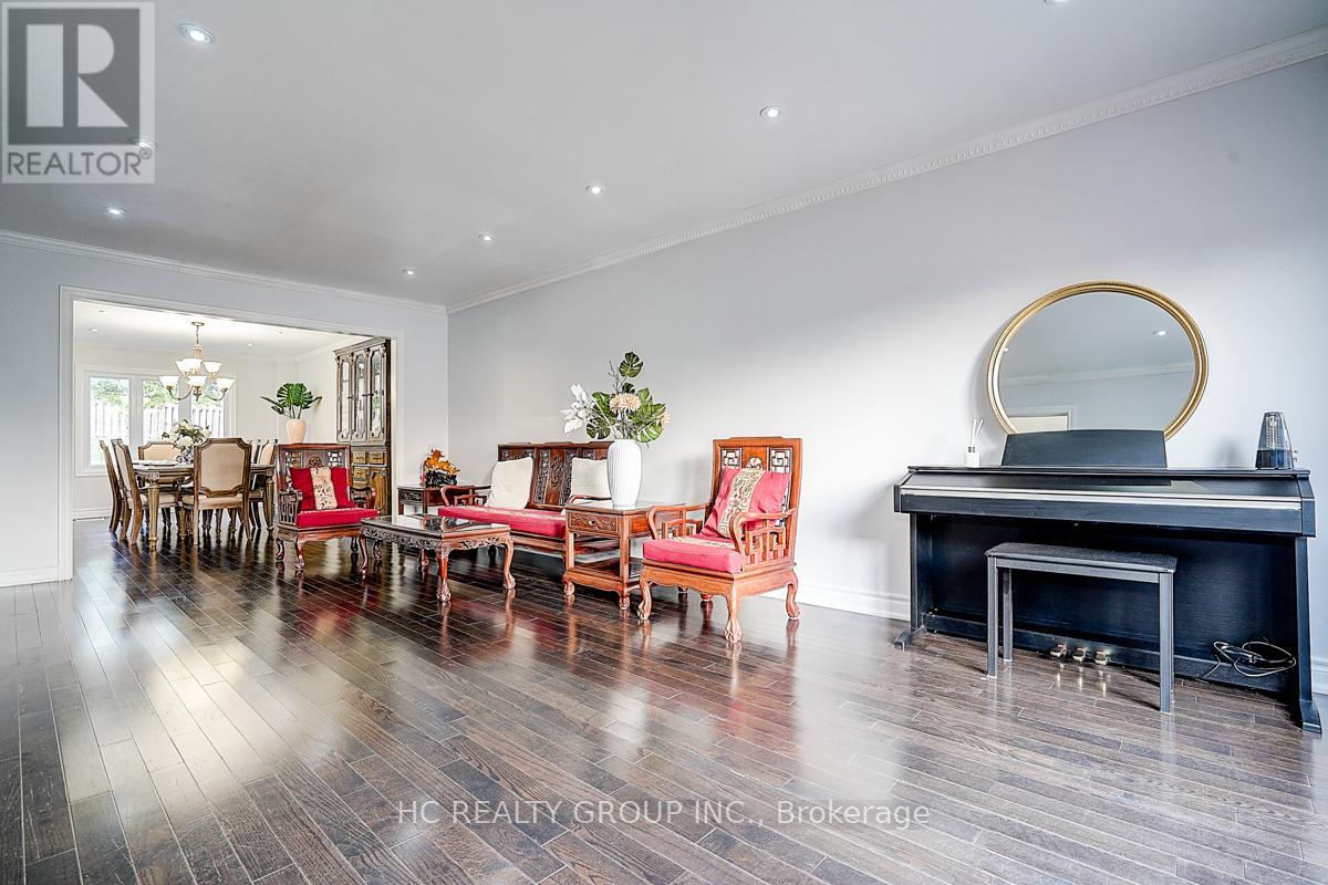 Photo 23 of 19 Delancey Crescent, Markham ON
