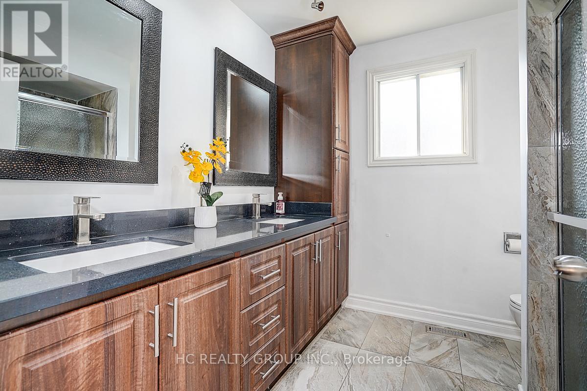 Photo 31 of 19 Delancey Crescent, Markham ON
