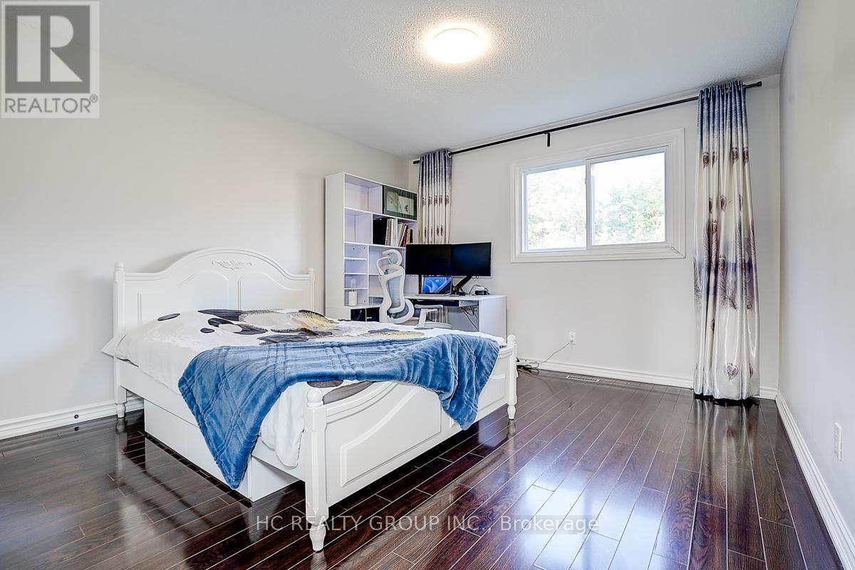Photo 6 of 19 Delancey Crescent, Markham ON
