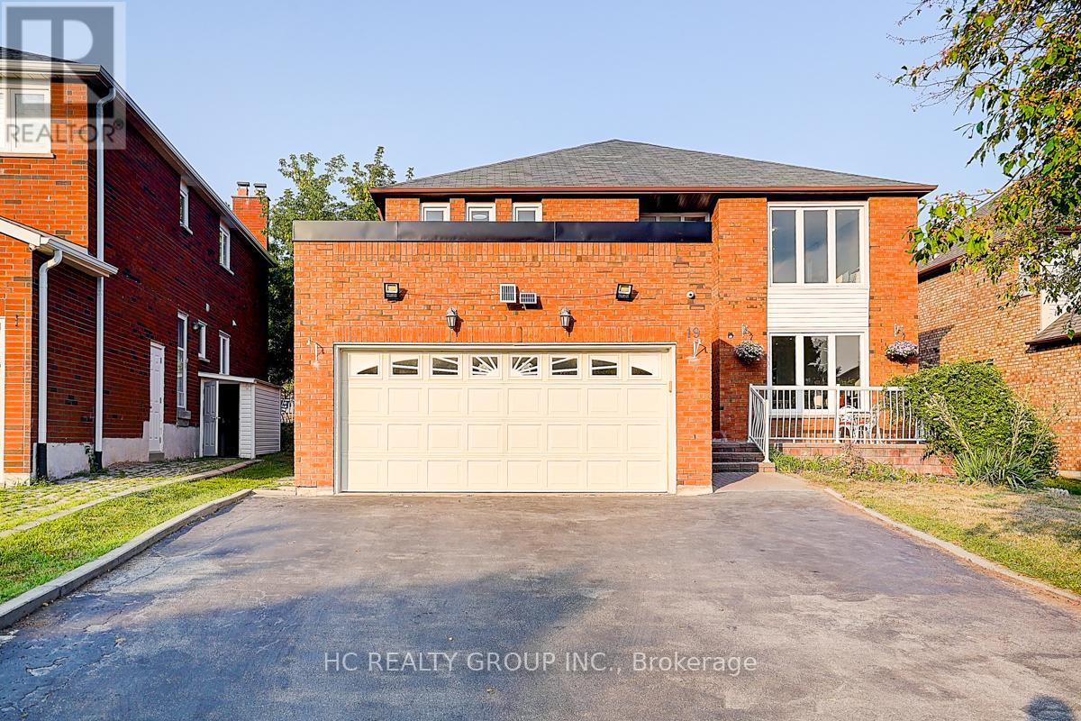 Photo 5 of 19 Delancey Crescent, Markham ON