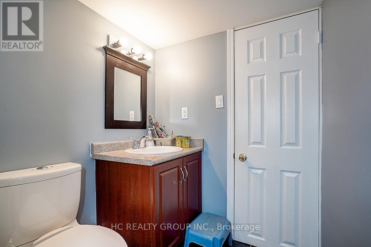 Photo 17 of 19 Delancey Crescent, Markham ON