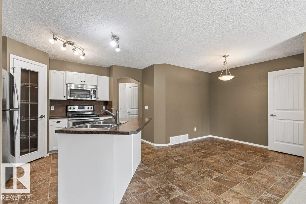 Photo 9 of 20 604 62 St Sw, Edmonton AB