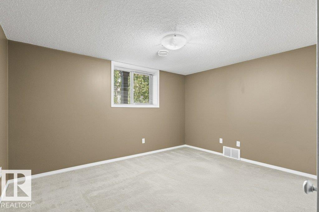 Photo 19 of 20 604 62 St Sw, Edmonton AB