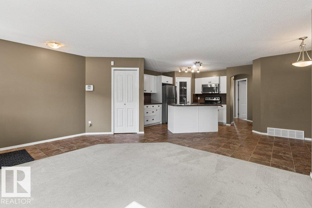 Photo 5 of 20 604 62 St Sw, Edmonton AB
