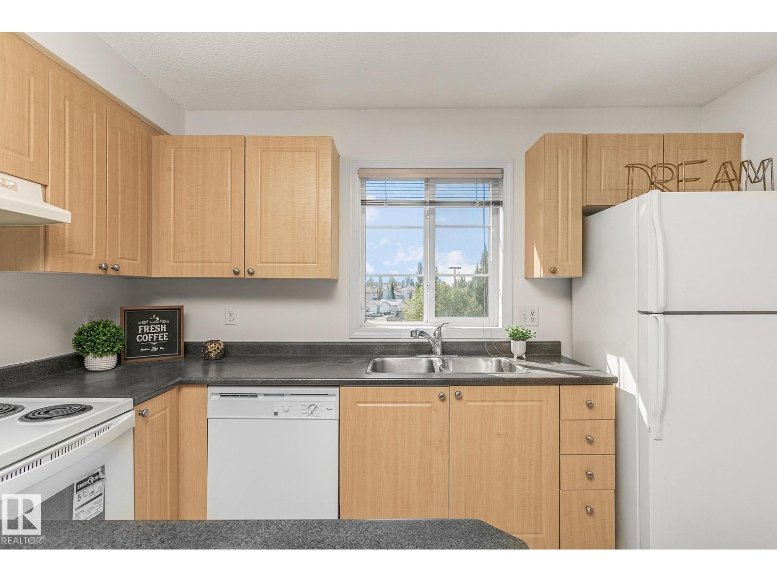 Photo 6 of 301 630 Mcallister Lo Sw, Edmonton AB