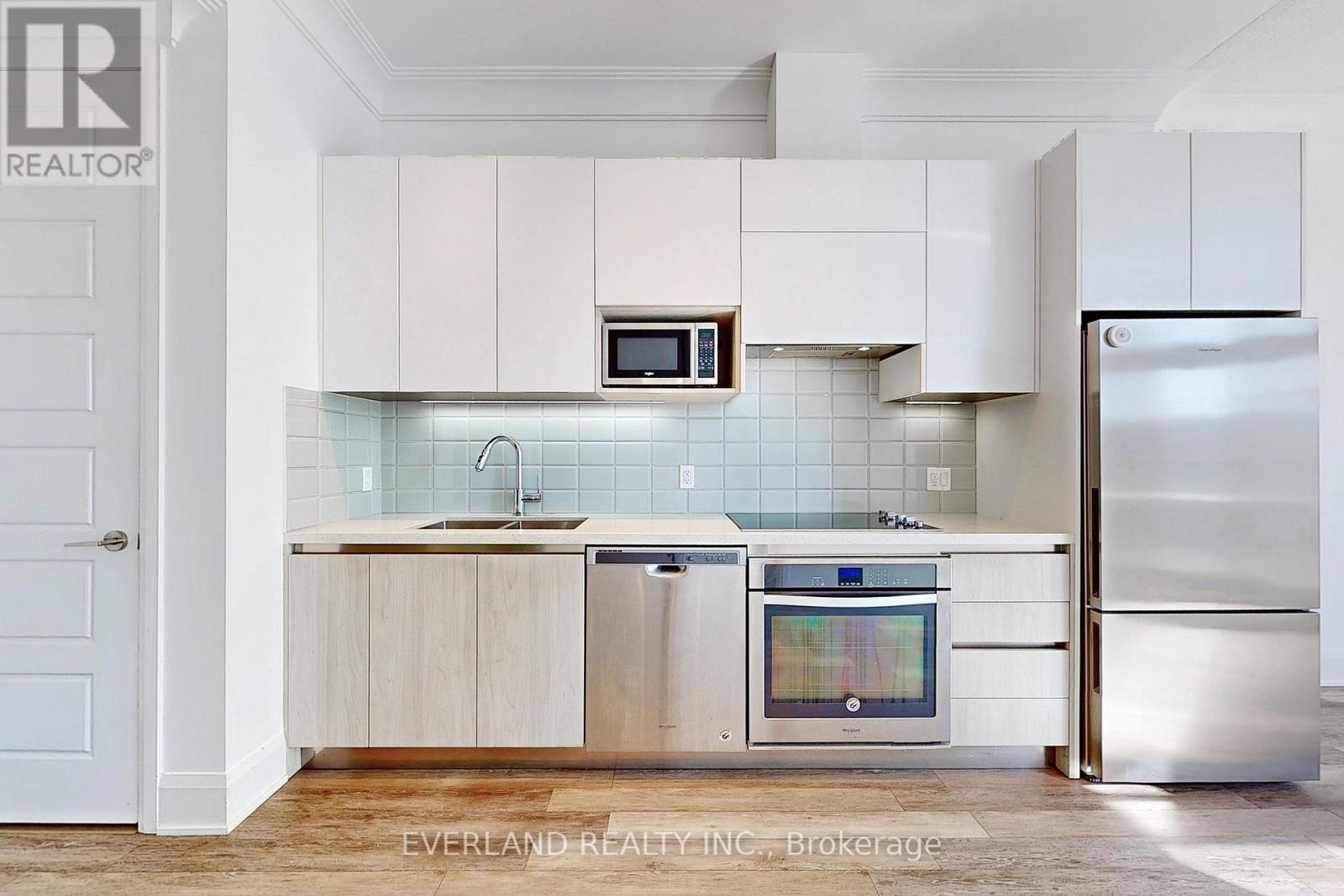 Photo 13 of 206 15 Water Walk Drive, Markham ON