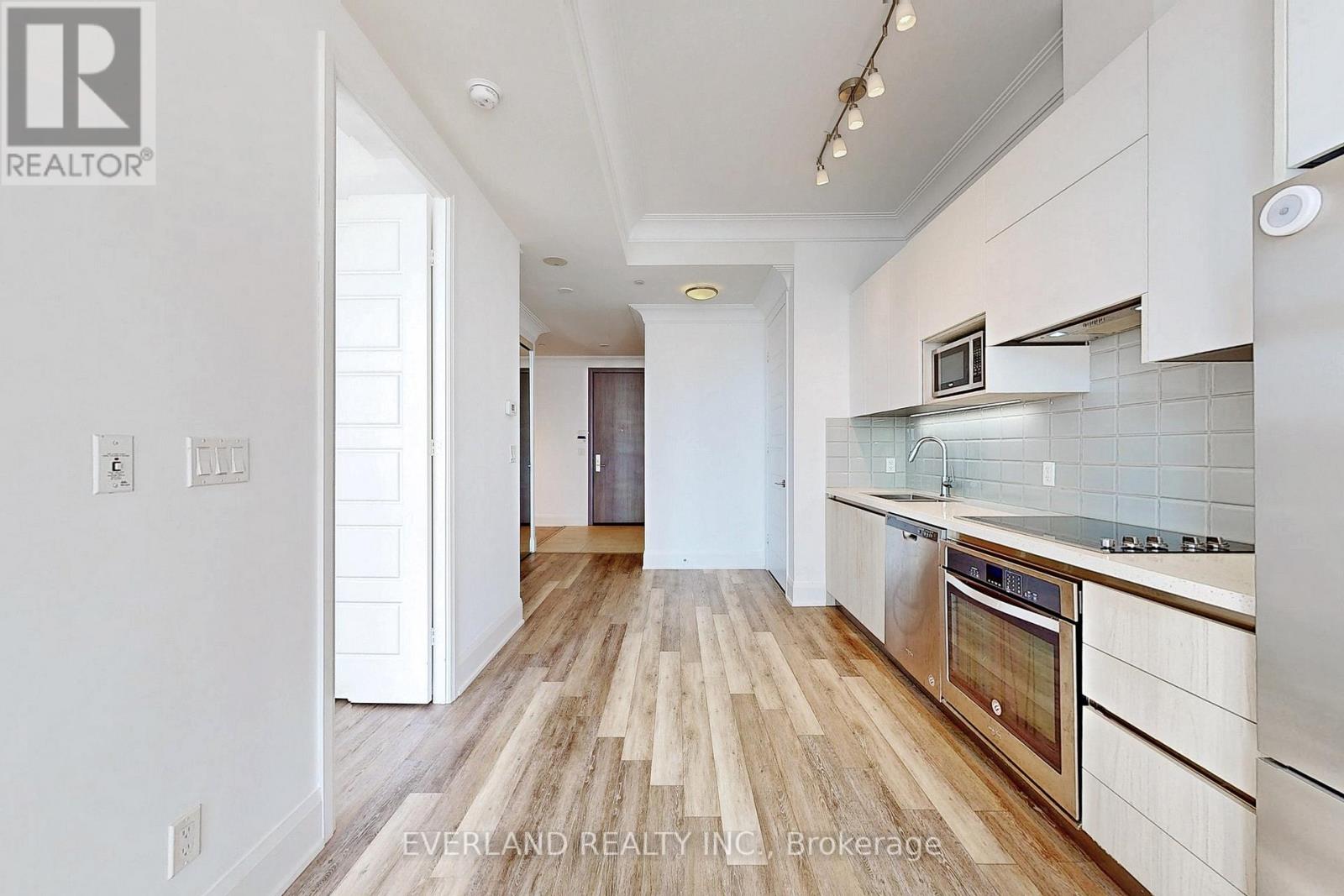 Photo 24 of 206 15 Water Walk Drive, Markham ON