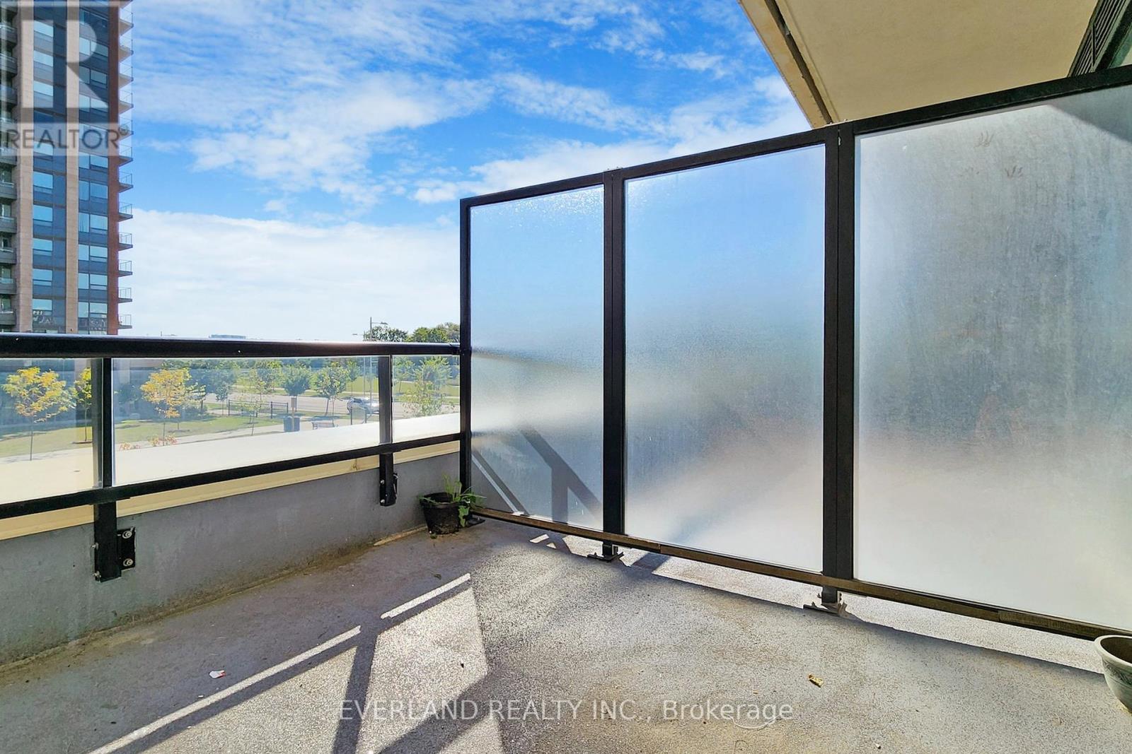 Photo 28 of 206 15 Water Walk Drive, Markham ON