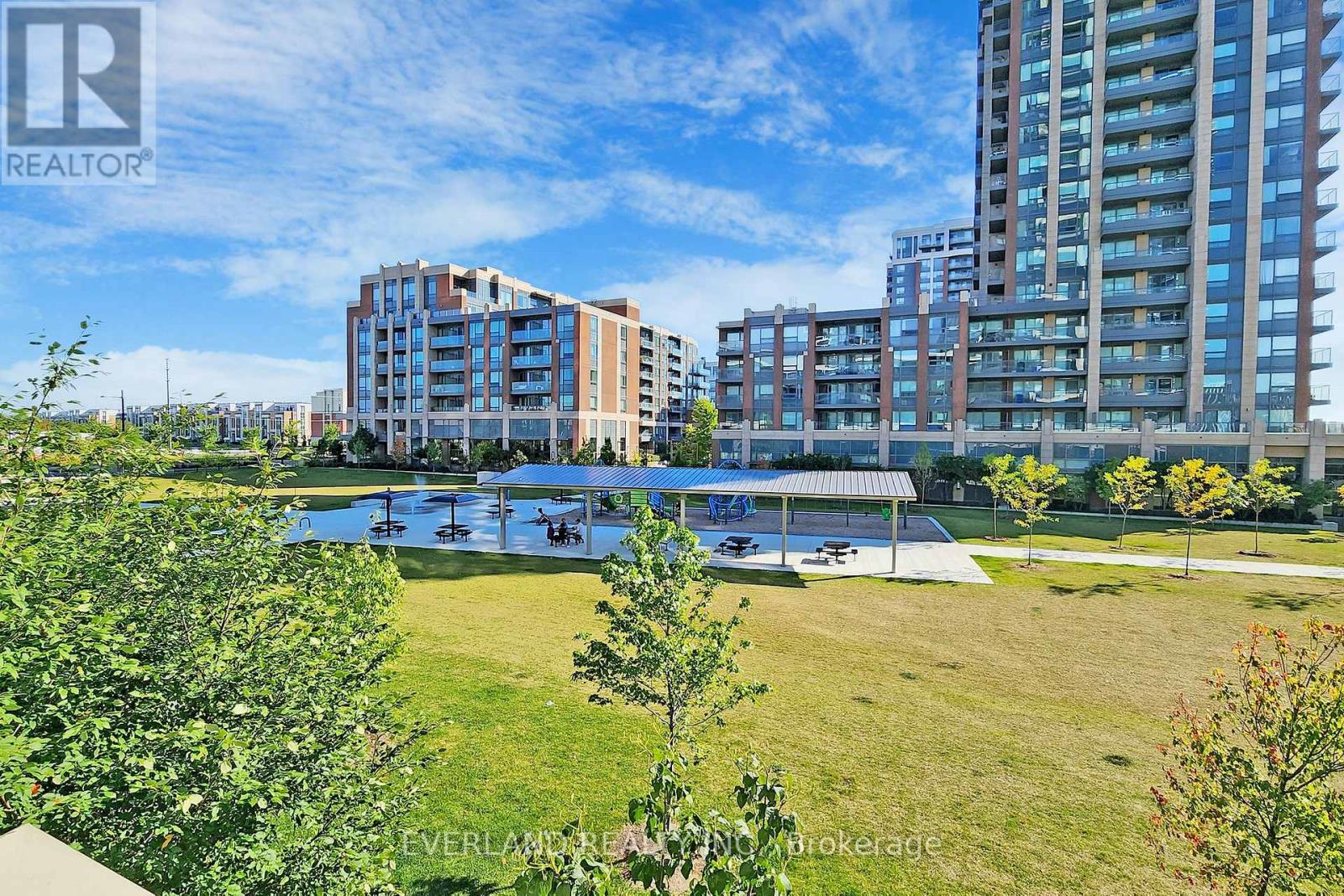 Photo 8 of 206 15 Water Walk Drive, Markham ON