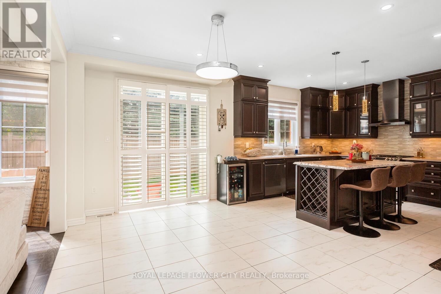 Photo 23 of 16 Elsinore Street, Brampton ON