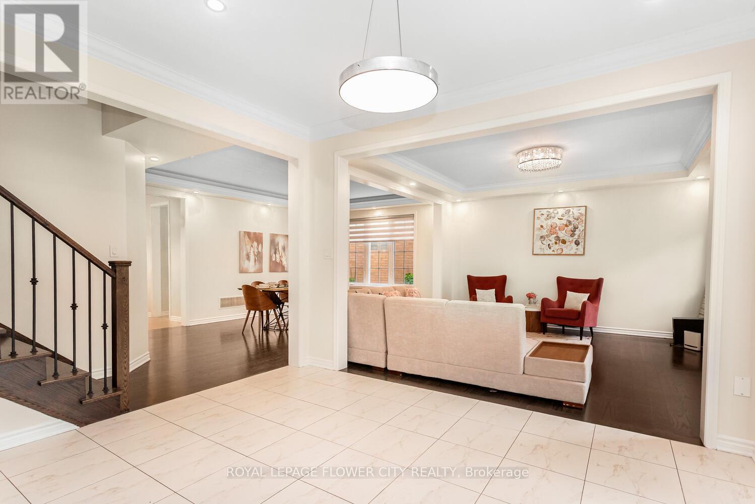 Photo 33 of 16 Elsinore Street, Brampton ON