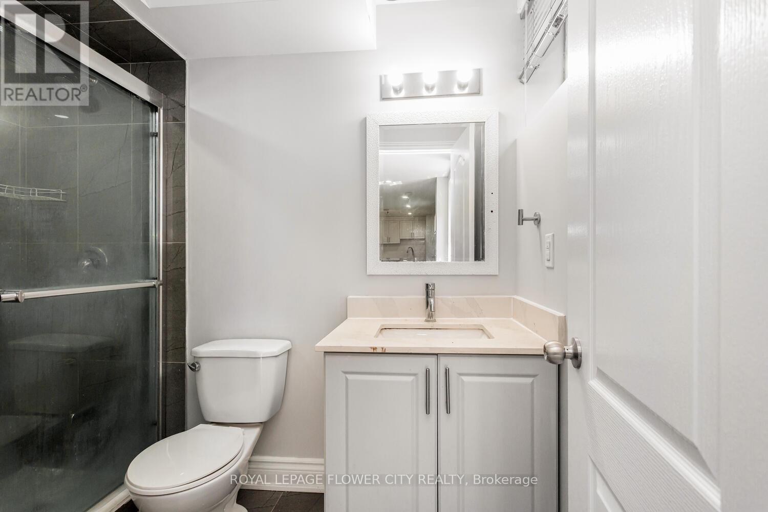 Photo 14 of 16 Elsinore Street, Brampton ON