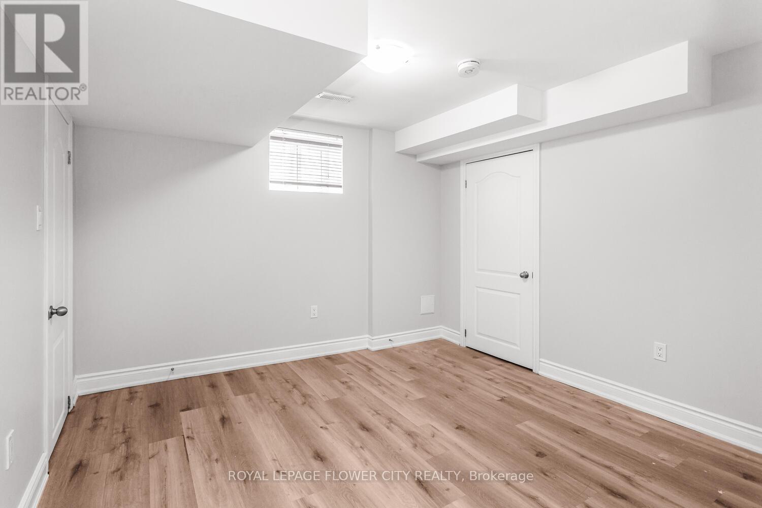 Photo 32 of 16 Elsinore Street, Brampton ON