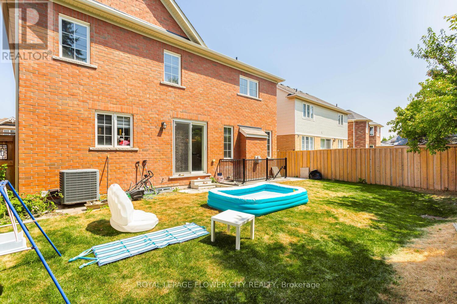 Photo 18 of 16 Elsinore Street, Brampton ON