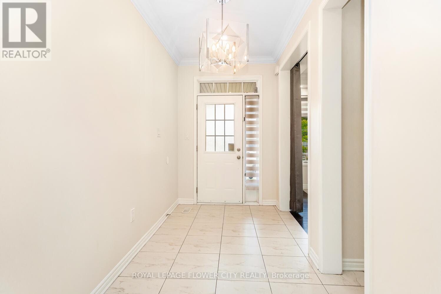 Photo 26 of 16 Elsinore Street, Brampton ON