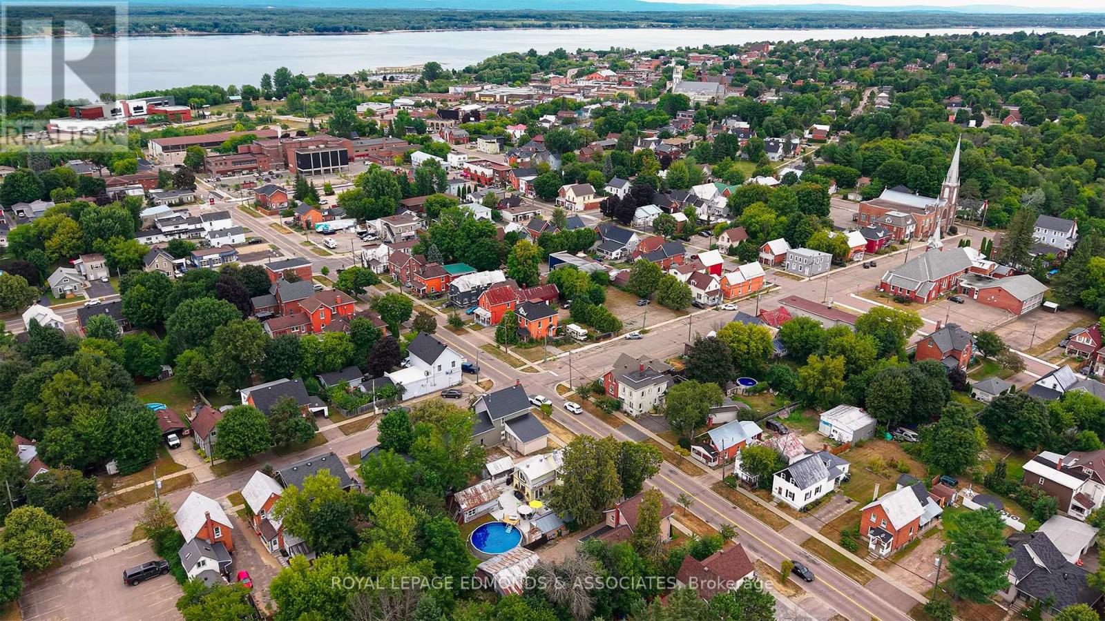 Photo 45 of 362 Christie Street, Pembroke ON