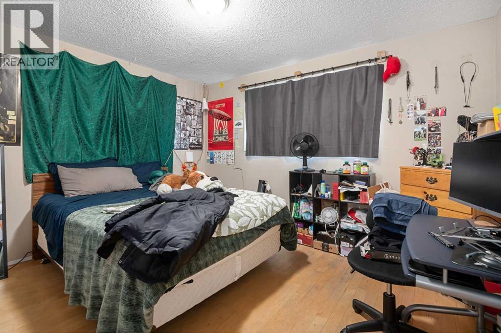Photo 4 of 4256 40 Avenue Nw, Calgary AB