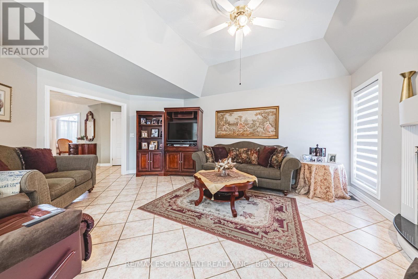Photo 11 of 65 Mount Pleasant Drive, Hamilton ON