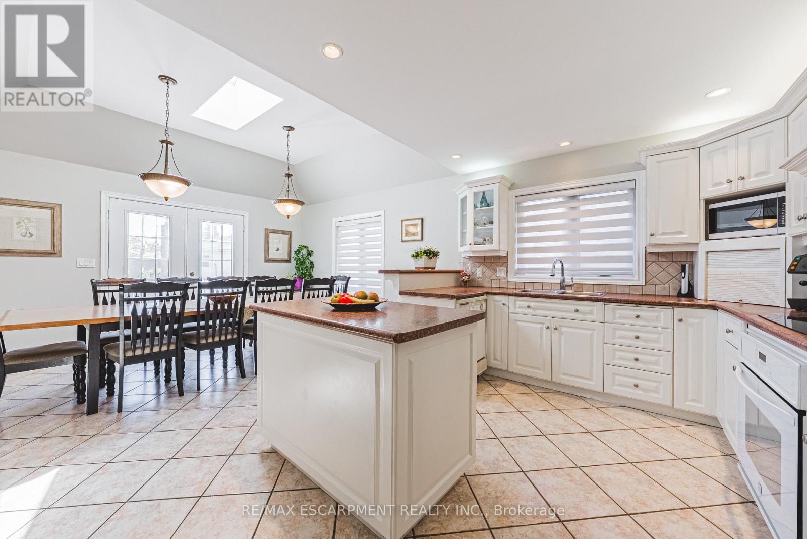 Photo 14 of 65 Mount Pleasant Drive, Hamilton ON