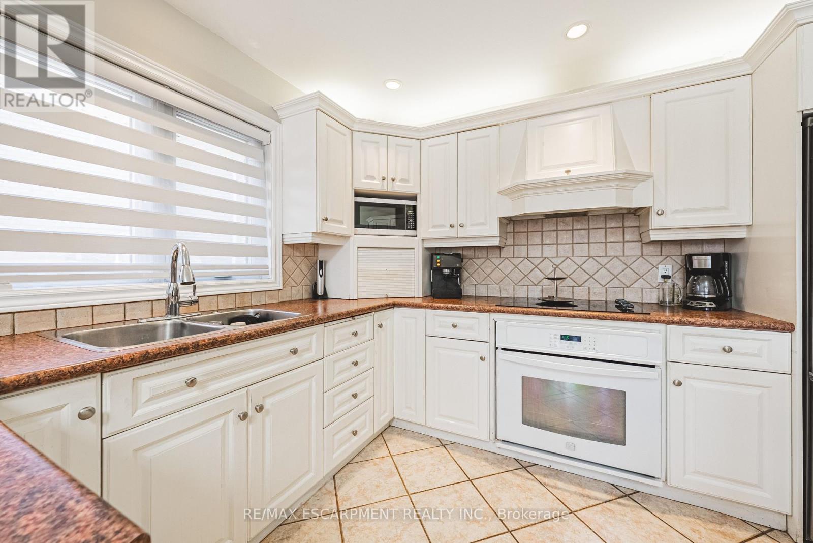 Photo 15 of 65 Mount Pleasant Drive, Hamilton ON