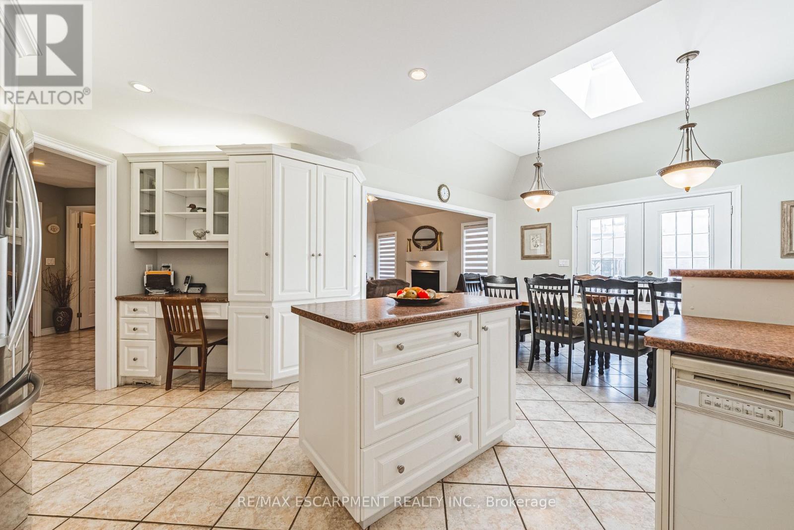 Photo 16 of 65 Mount Pleasant Drive, Hamilton ON