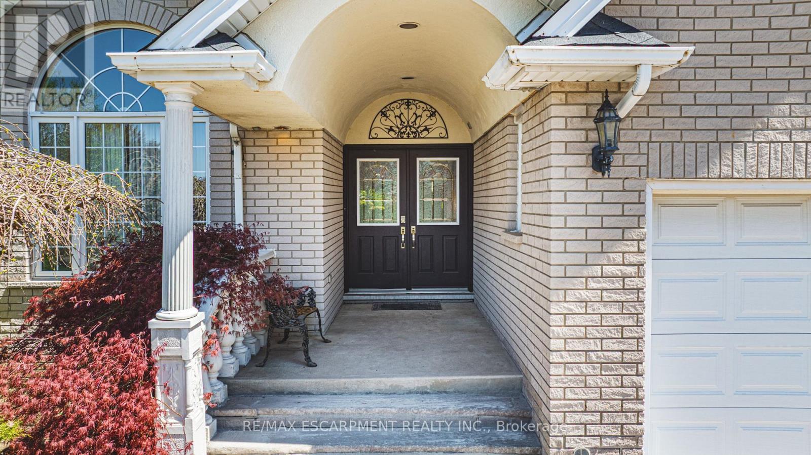 Photo 2 of 65 Mount Pleasant Drive, Hamilton ON