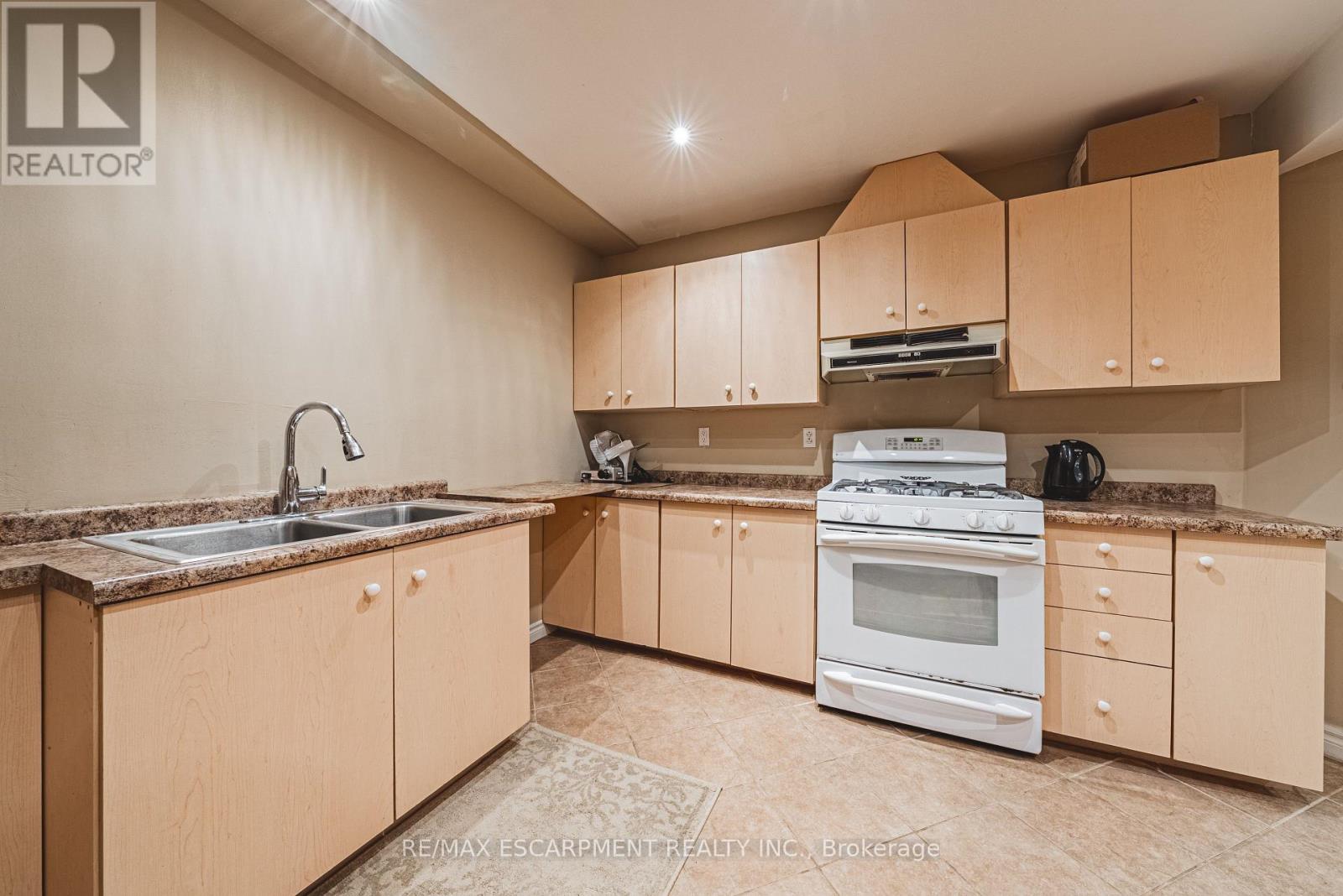 Photo 28 of 65 Mount Pleasant Drive, Hamilton ON