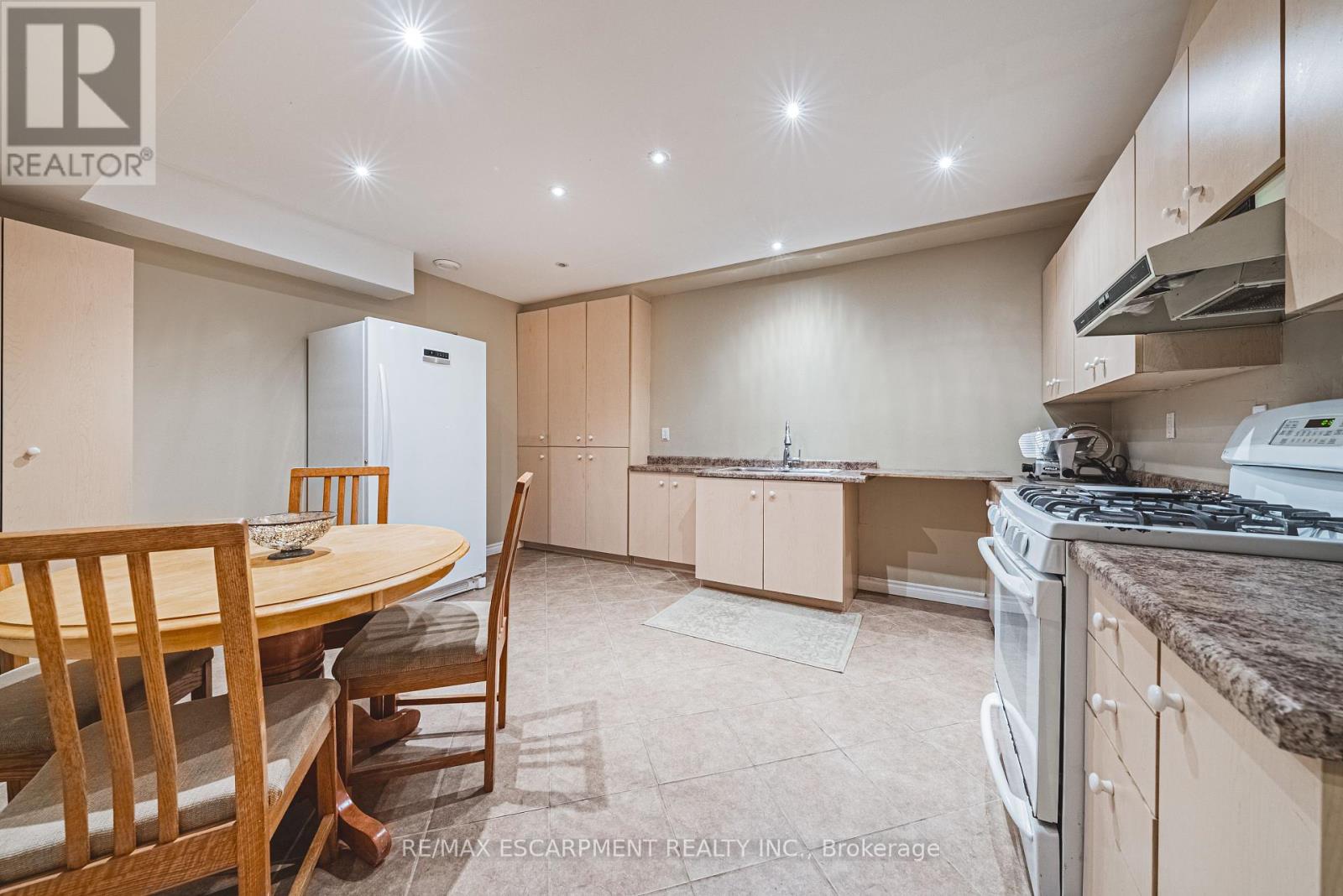Photo 29 of 65 Mount Pleasant Drive, Hamilton ON