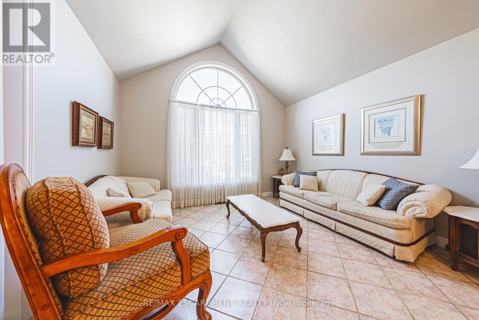 Photo 6 of 65 Mount Pleasant Drive, Hamilton ON