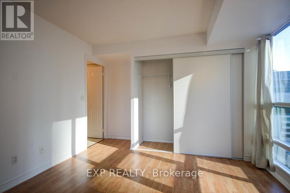 Photo 12 of 809 761 Bay Street, Toronto ON