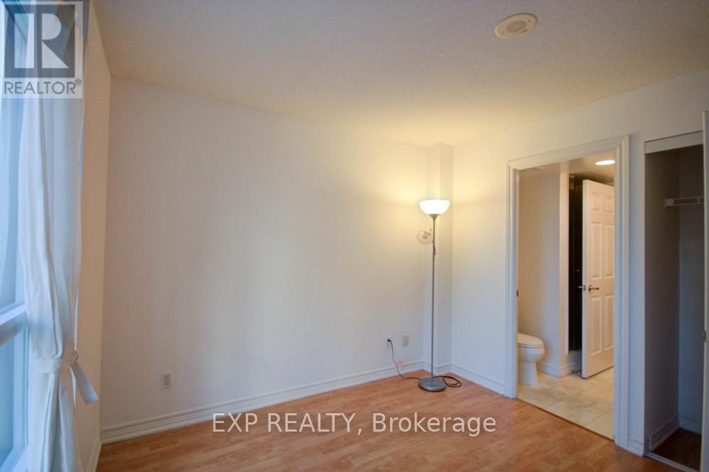 Photo 10 of 809 761 Bay Street, Toronto ON