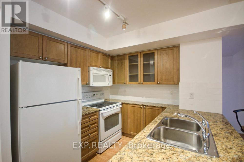Photo 15 of 809 761 Bay Street, Toronto ON