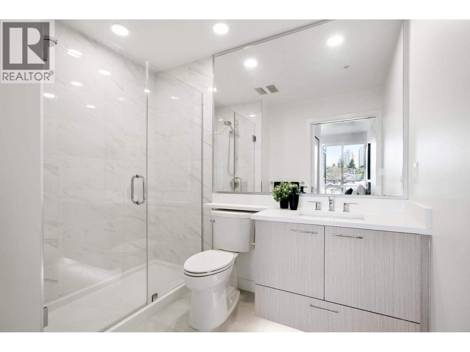 Photo 21 of 321 7599 15th Street, Burnaby BC