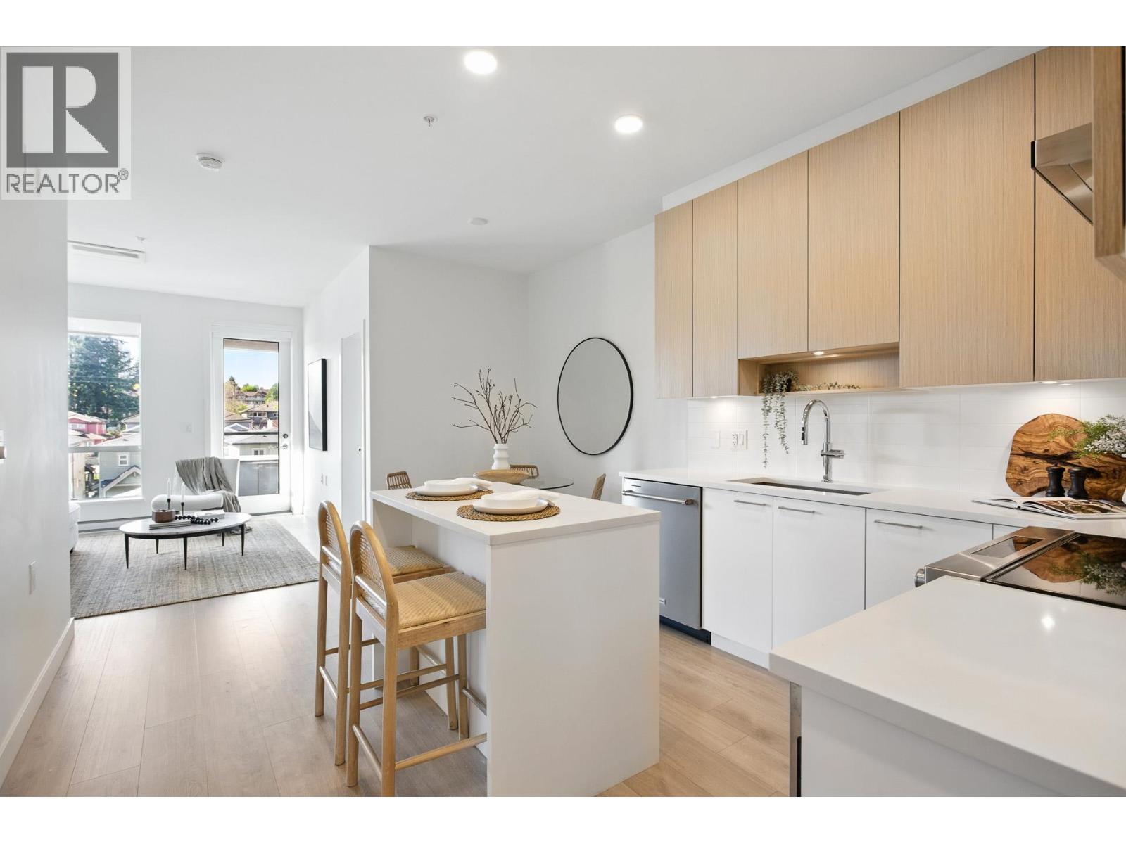 Photo 5 of 321 7599 15th Street, Burnaby BC