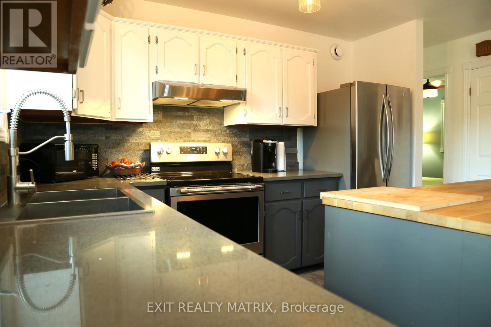 Photo 15 of 697 Omer Street, Hawkesbury ON