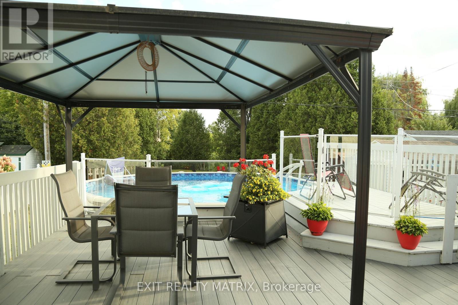 Photo 23 of 697 Omer Street, Hawkesbury ON