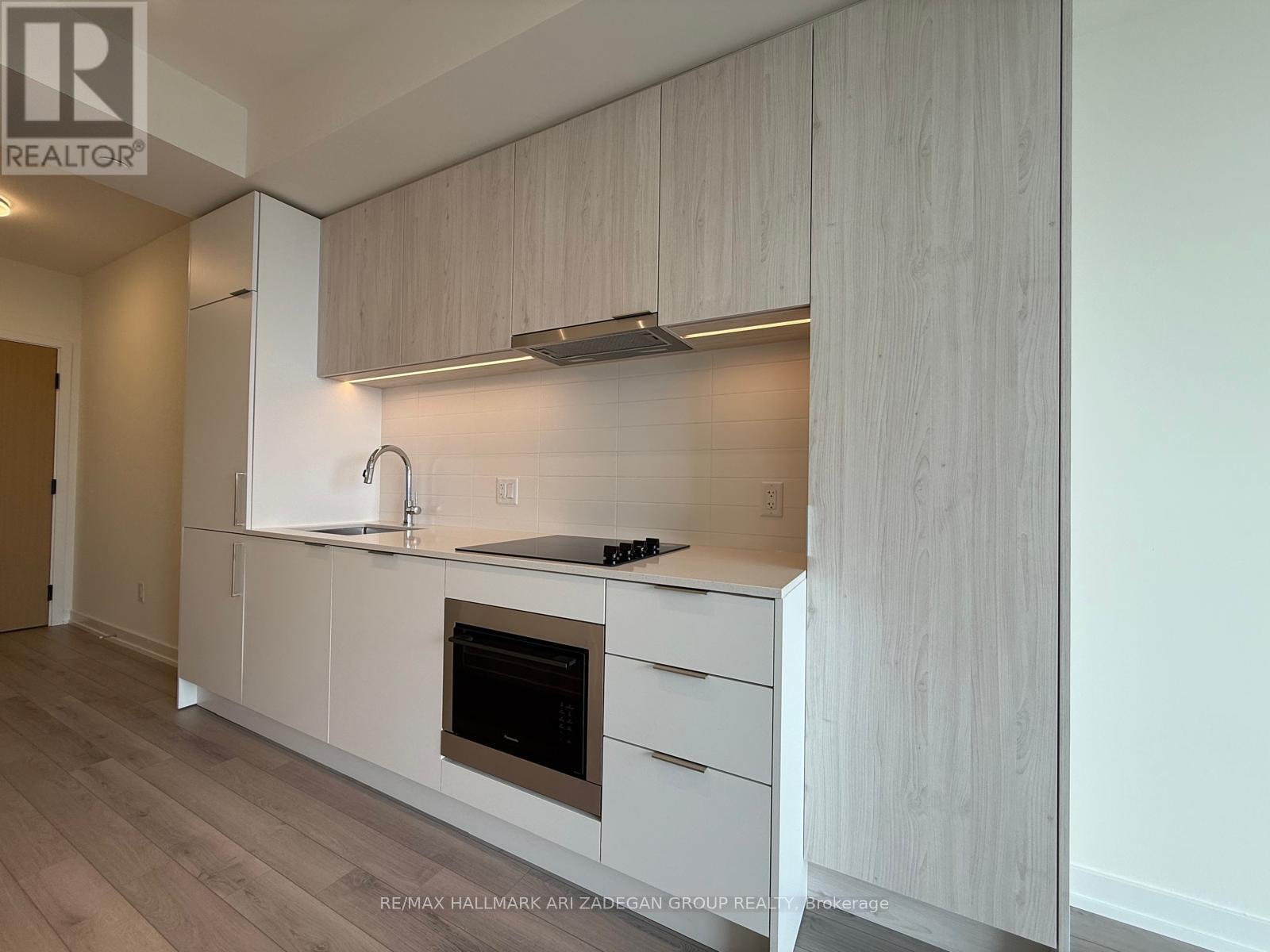 Photo 6 of 4305 89 Church Street, Toronto ON