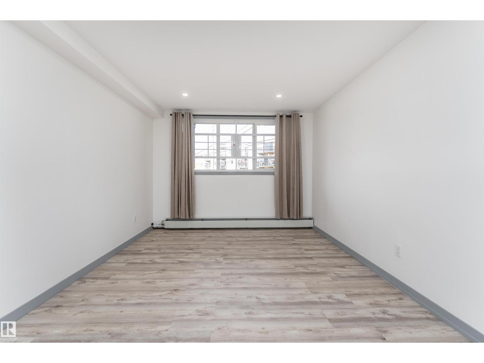 Photo 19 of 4 B 13230 Fort Rd Nw, Edmonton AB