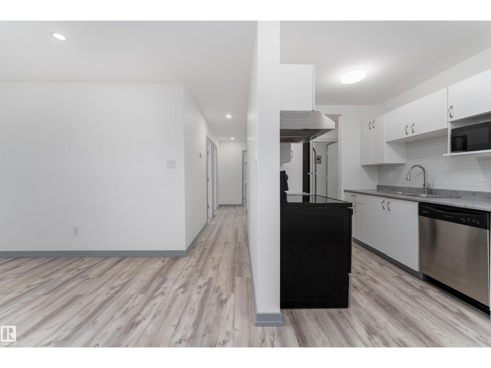 Photo 24 of 4 B 13230 Fort Rd Nw, Edmonton AB