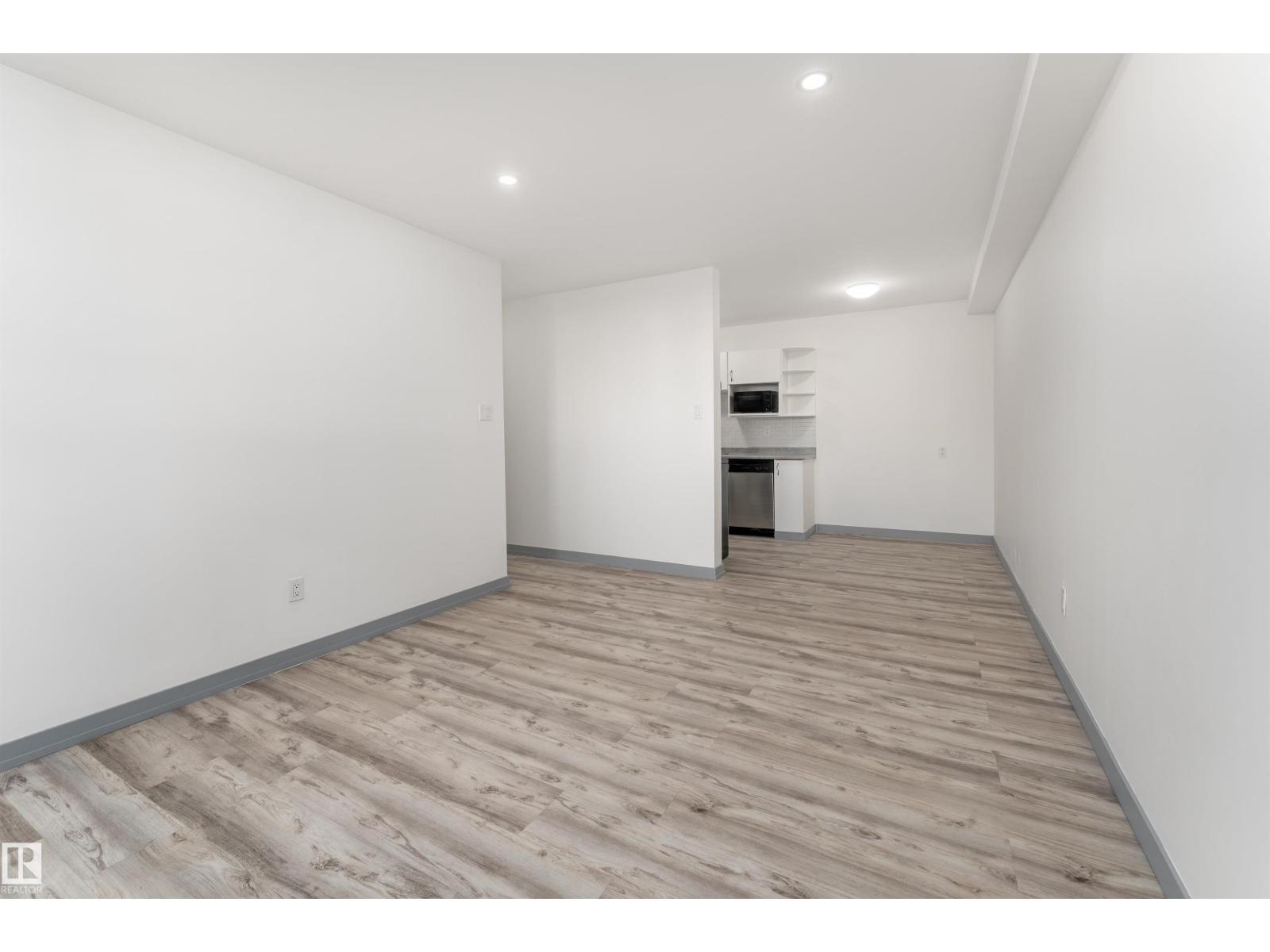 Photo 15 of 4 B 13230 Fort Rd Nw, Edmonton AB