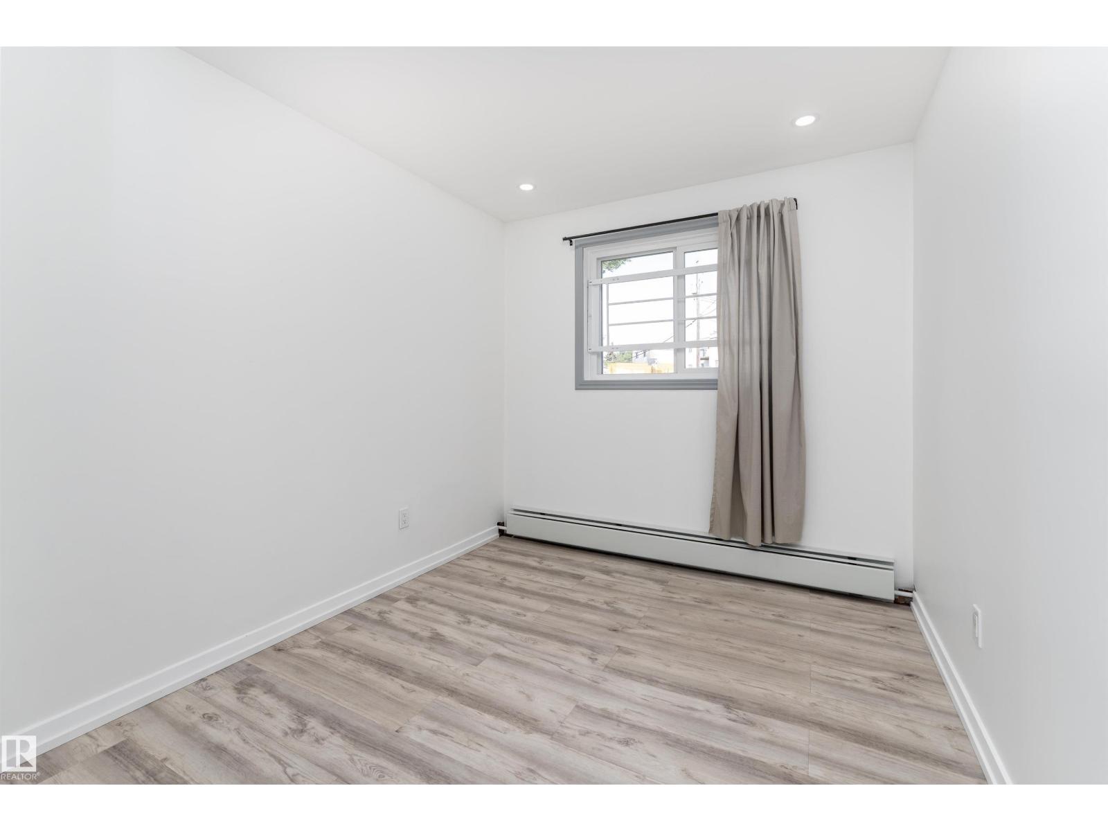 Photo 13 of 4 B 13230 Fort Rd Nw, Edmonton AB