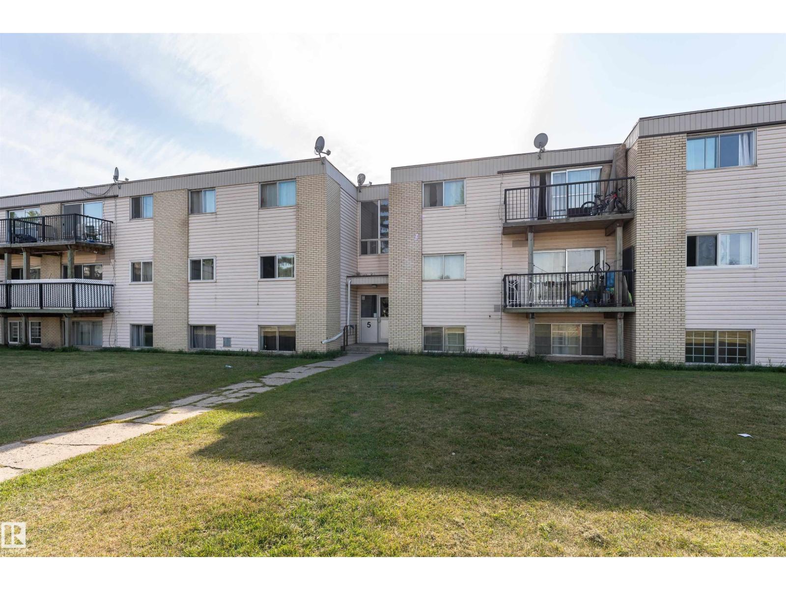 Photo 32 of 4 B 13230 Fort Rd Nw, Edmonton AB