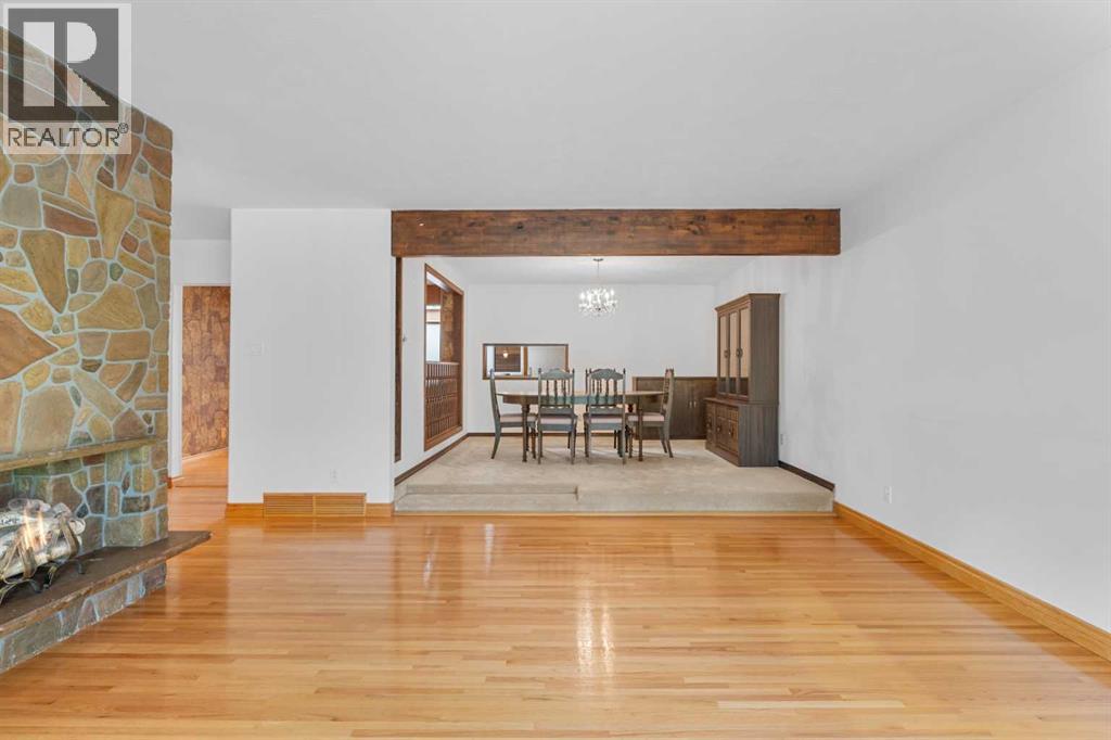 Photo 33 of 127 Fawn Crescent Se, Calgary AB
