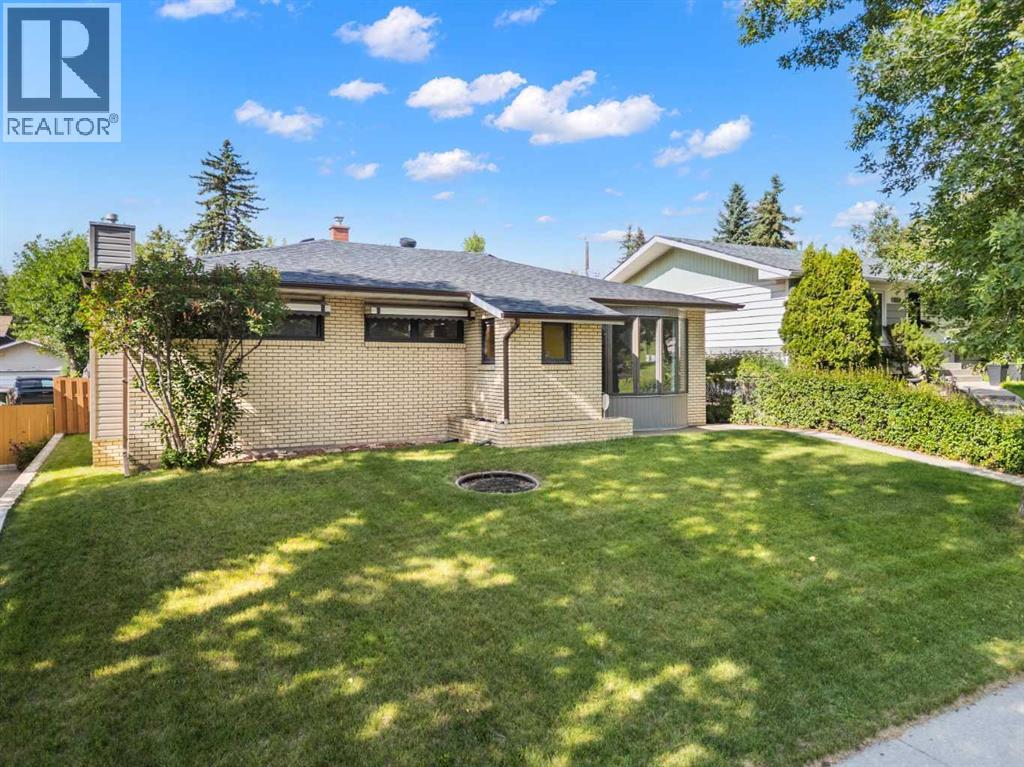 Photo 8 of 127 Fawn Crescent Se, Calgary AB